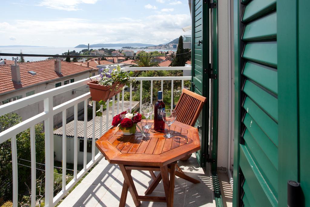 Apartment Firule Sandy Beach Split Exterior photo